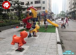 Lắp đặt đồ chơi ngoài trời cho sân chơi chung cư HH Linh Đàm