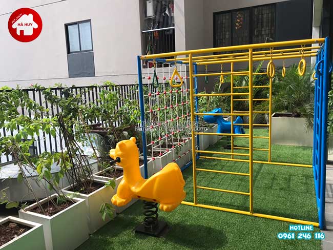 Lắp đặt đồ chơi ngoài trời cho trường mầm non tư thục tại Hà Nội