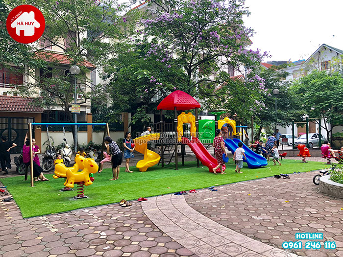 Lắp đặt đồ chơi ngoài trời cho sân chơi trẻ em khu dân cư tại Hà Nội
